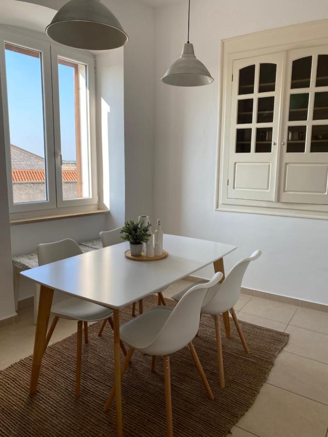 Sea View Flat In Central Pula Exterior photo