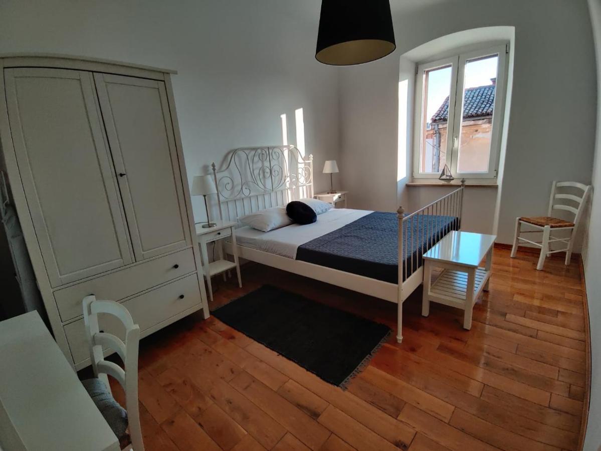 Sea View Flat In Central Pula Exterior photo