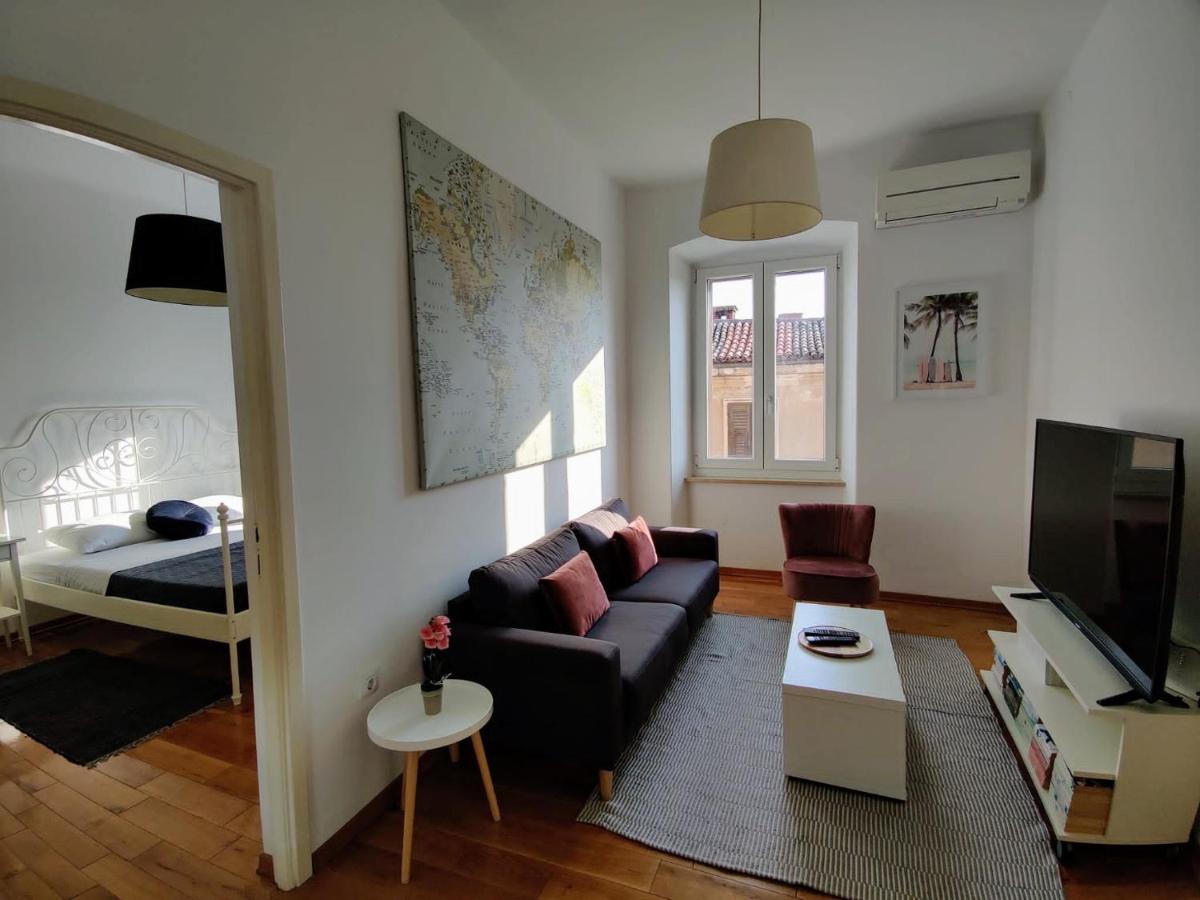 Sea View Flat In Central Pula Exterior photo
